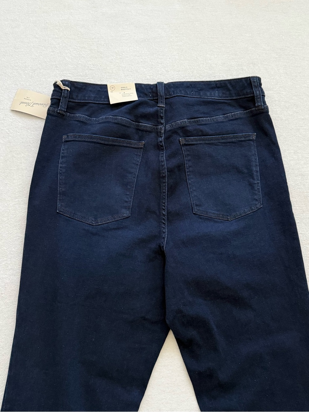 Universal Thread High Rise Ankle Bootcut Jeans Women’s 17R Dark Wash NWT - Picture 5 of 11